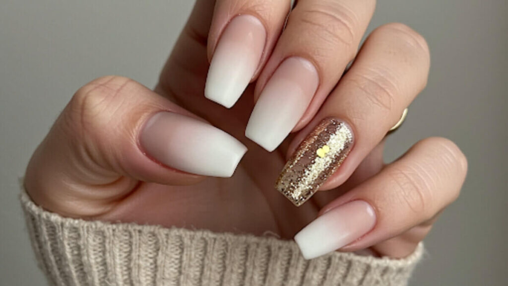 Classy graduation nails in neutral tones, the perfect choice for a timeless and elegant look on your special day